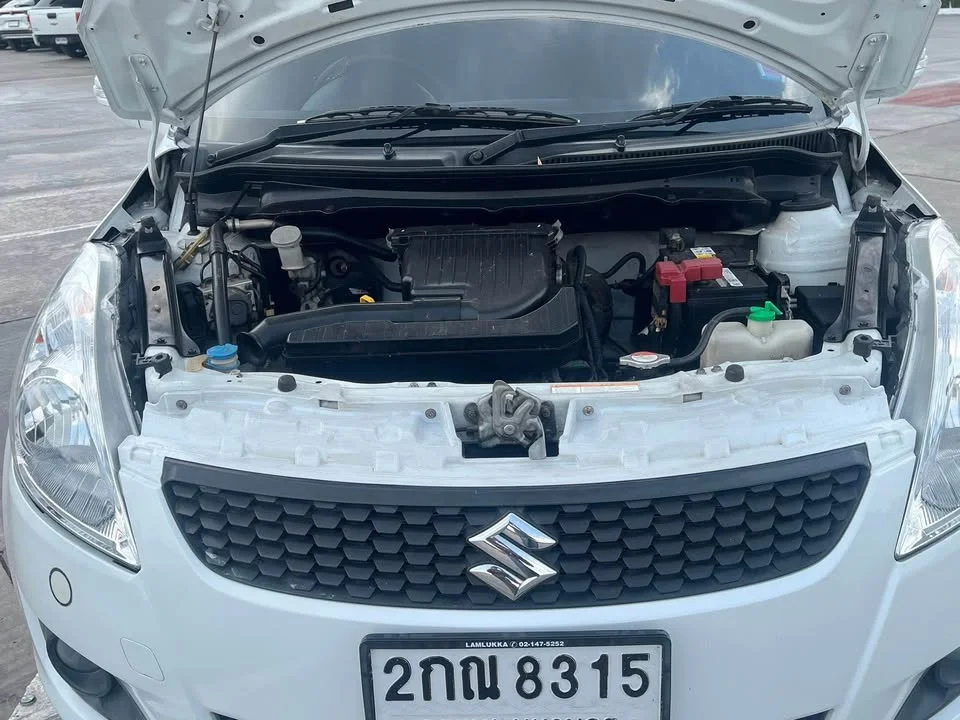 2013 Suzuki Swift II 3