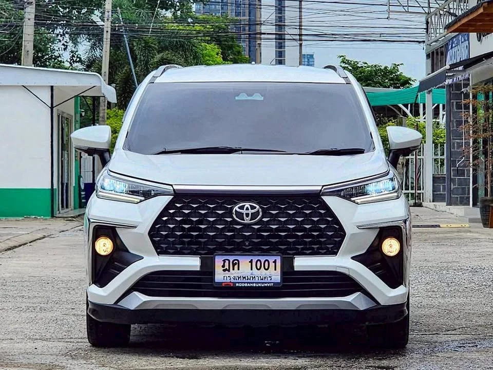 2023 Toyota Veloz III 2