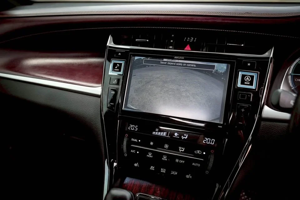 2016 Toyota Harrier III 3