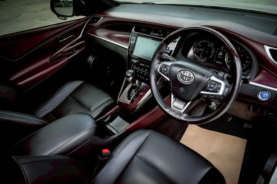 2016 Toyota Harrier III 2