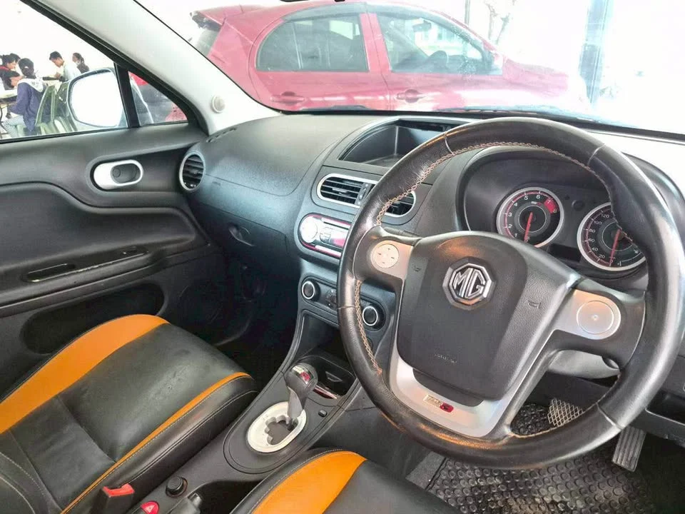 2015 MG 3 II 3