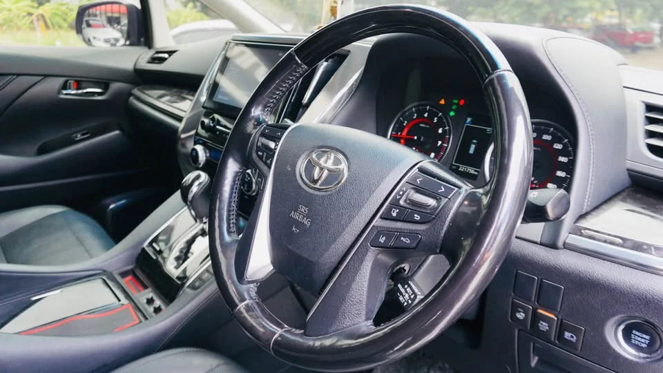 2012 Toyota Alphard, Vellfire III (AH30) 3
