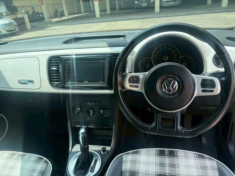2014 Volkswagen New Beetle 3