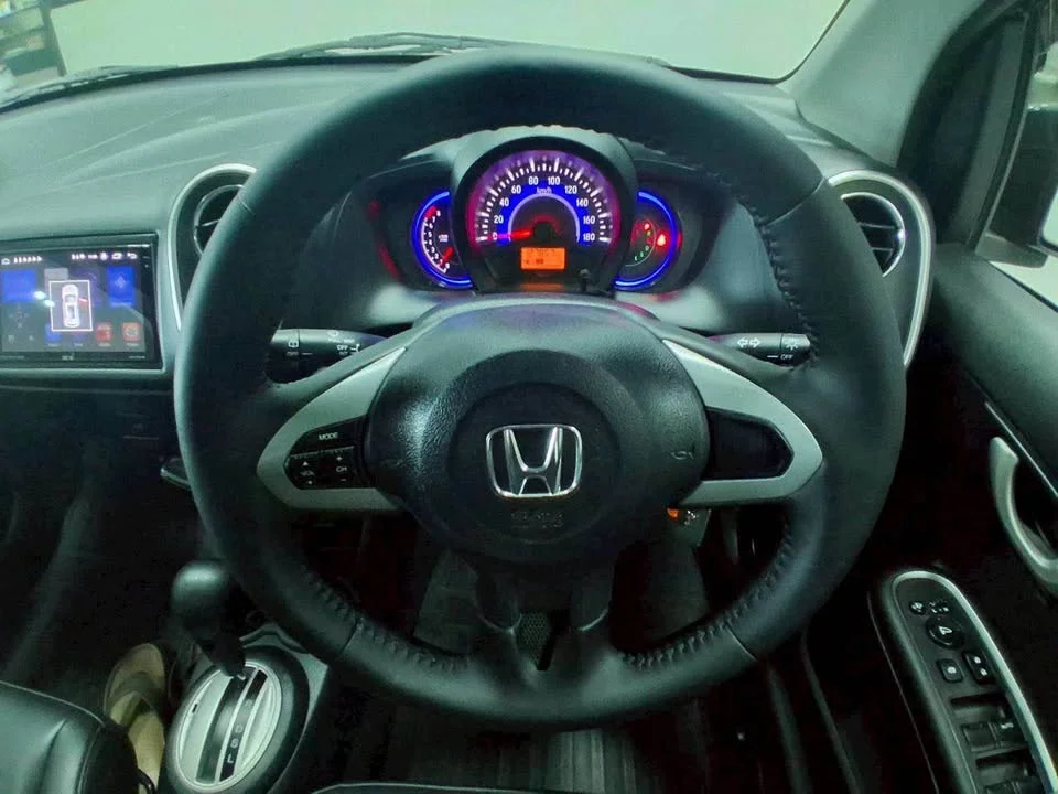 2015 Honda Mobilio II 2