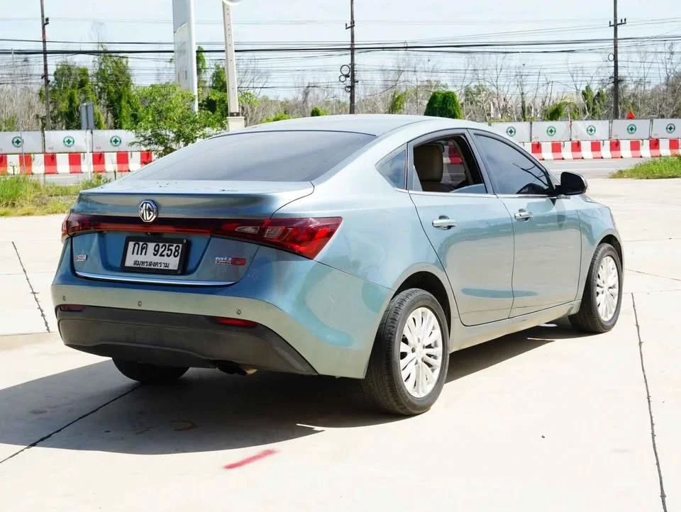 2016 MG 5 I  2