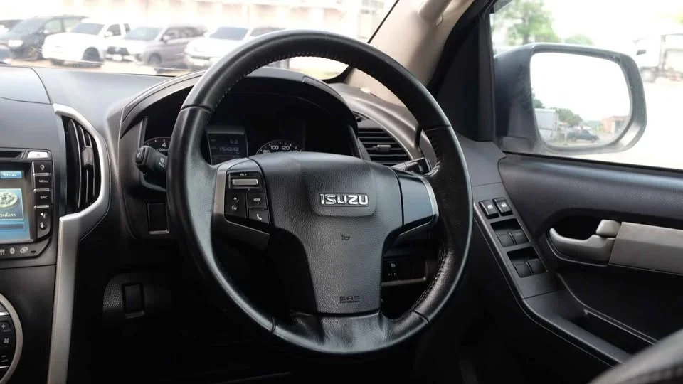 2015 Isuzu D-Max II (RT) 3
