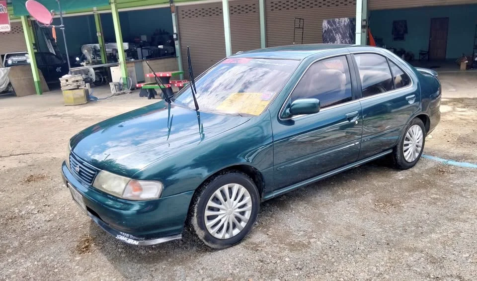 1995 Nissan Sunny IV 2