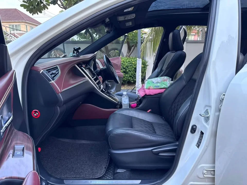 2014 Toyota Harrier III 2