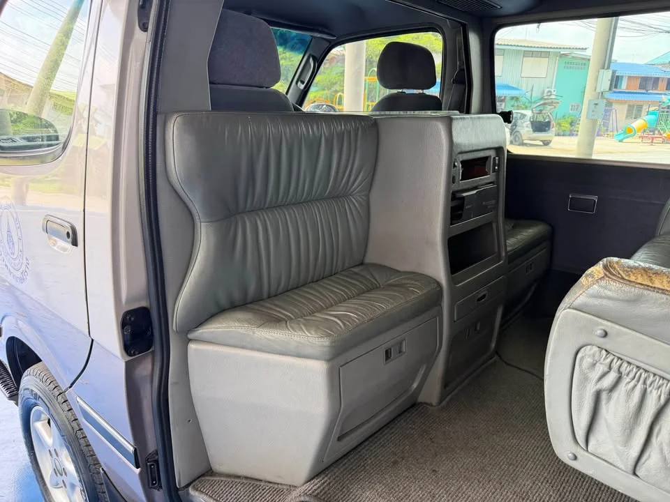 2000 Toyota Commuter IV (H100) 2