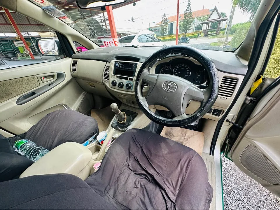 2013 Toyota Innova I 3