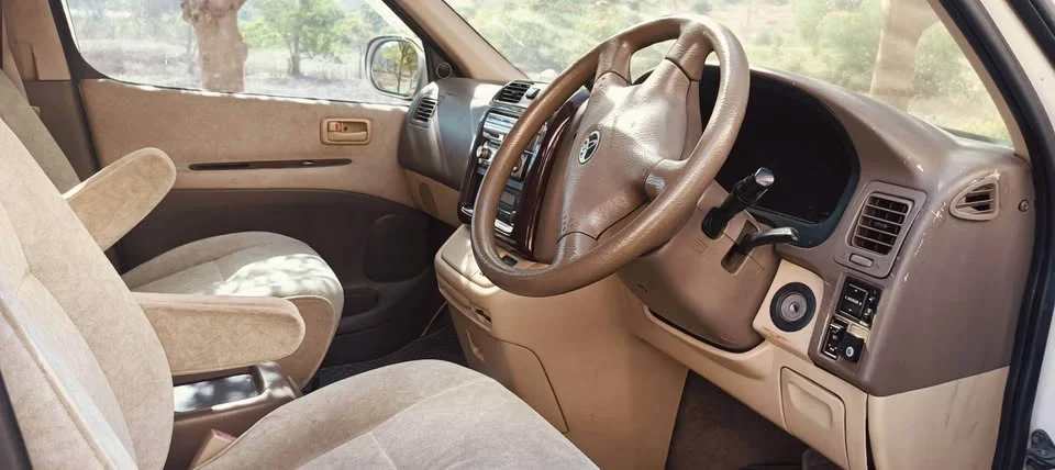 2002 Toyota Granvia H100 3