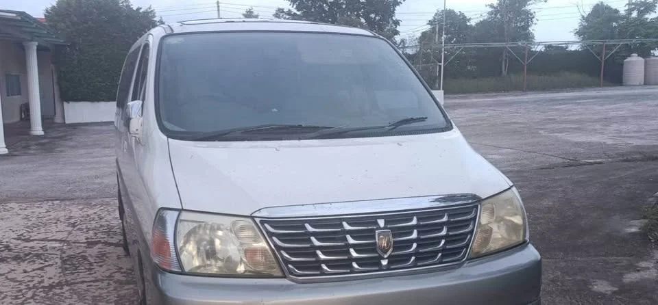 2002 Toyota Granvia H100 2
