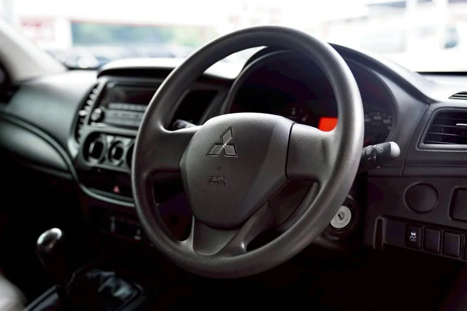 2022 Mitsubishi Triton V 3