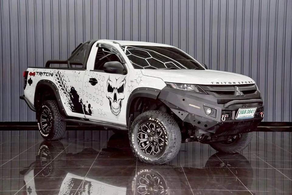 2022 Mitsubishi Triton V 2