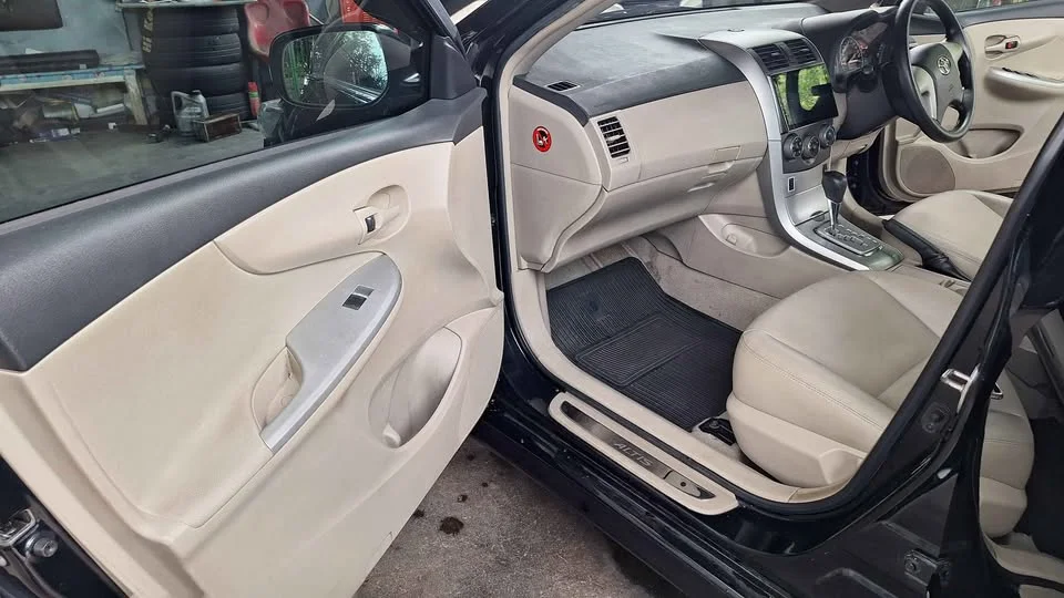 2014 Toyota Corolla Altis X (E140) 3