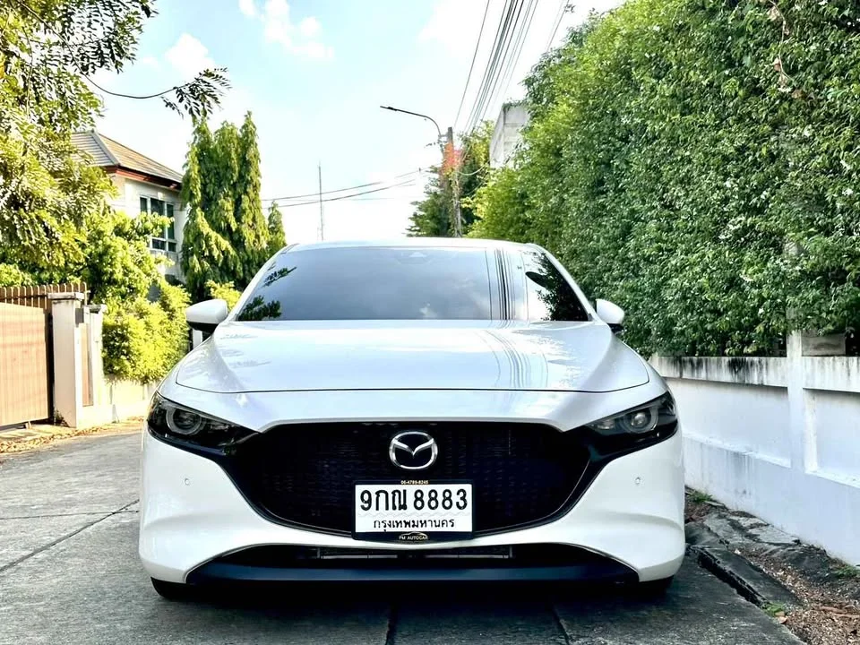 2019 Mazda 3 IV 2