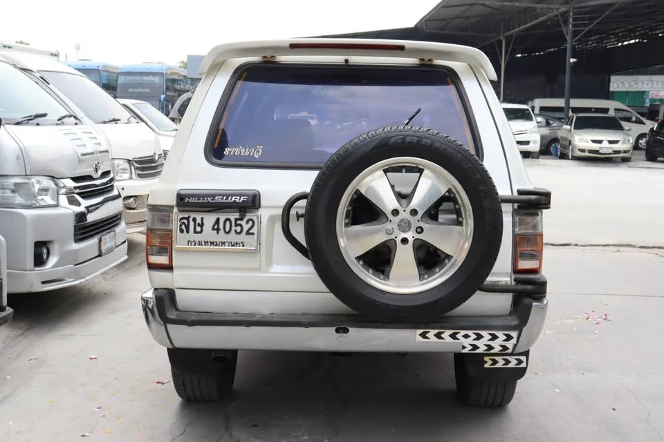 1992 Toyota Hilux Surf II 3
