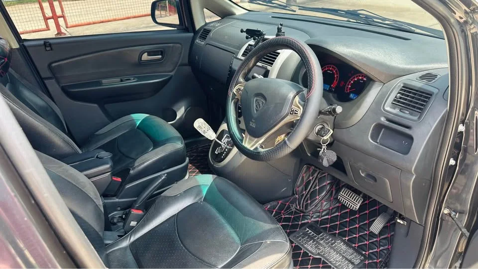 2011 Proton Exora 2