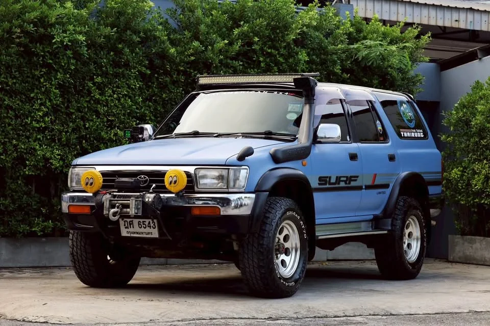 2000 Toyota Hilux Surf II 2