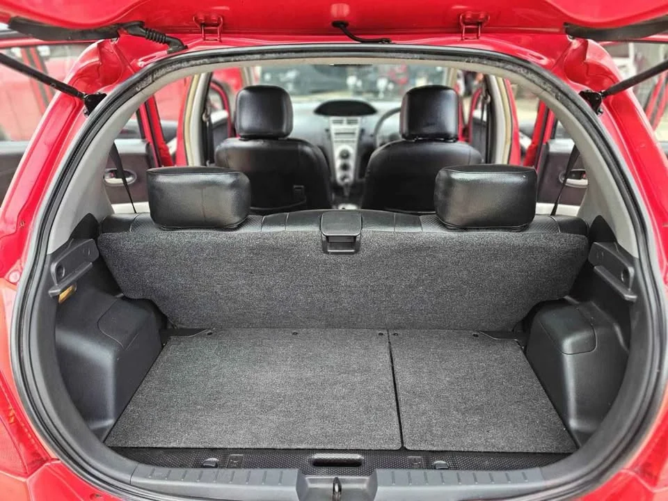 2006 Toyota Yaris II 2
