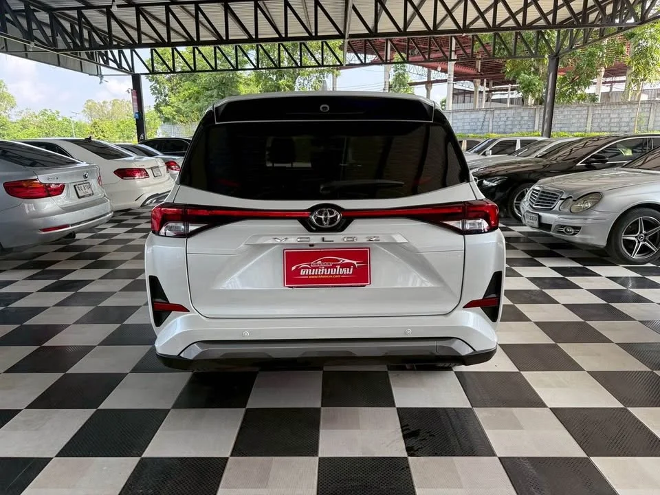 2023 Toyota Veloz III 2