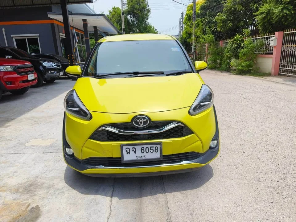 2019 Toyota Sienta II 3