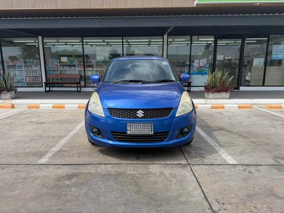 2013 Suzuki Swift II 3
