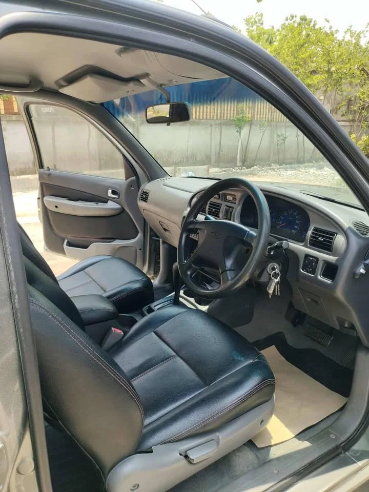 2004 Mazda 2500 Fighter V 2