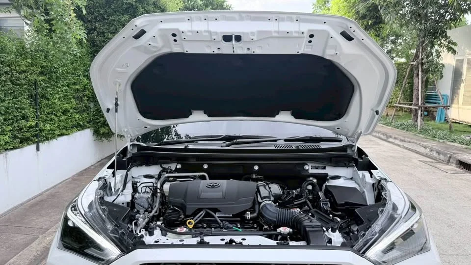2025 Toyota Yaris Cross AC200 3