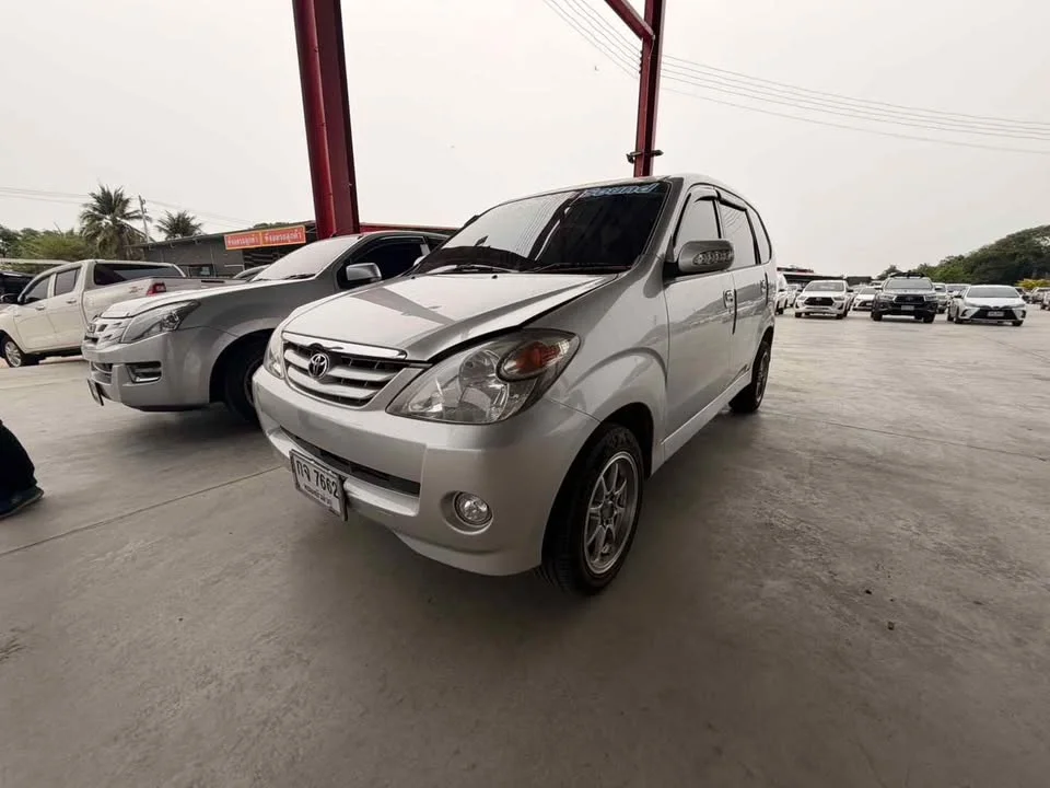 2004 Toyota Avanza I 2