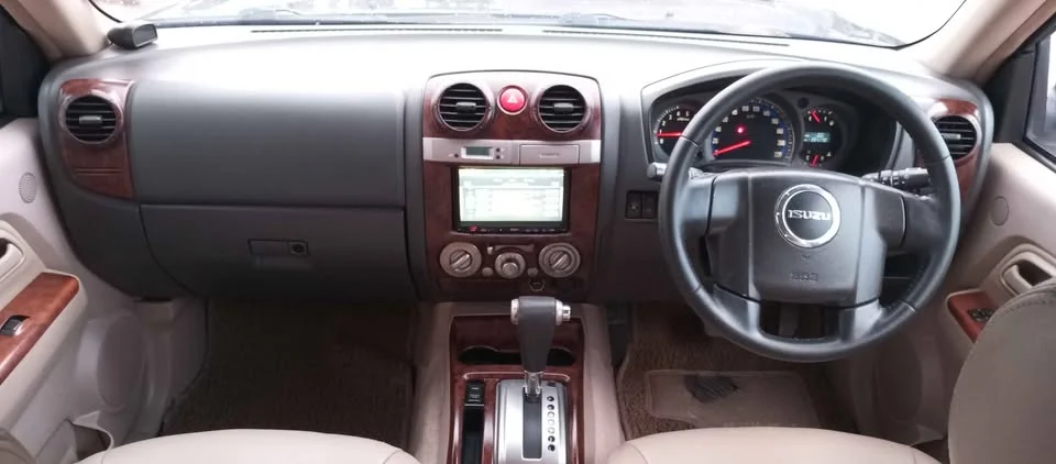 2006 Isuzu MU-7 2