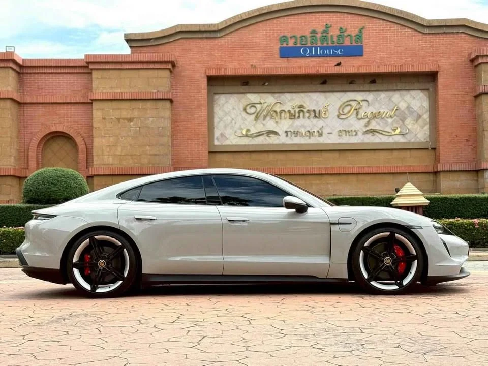 2021 Porsche Taycan 9J1 3