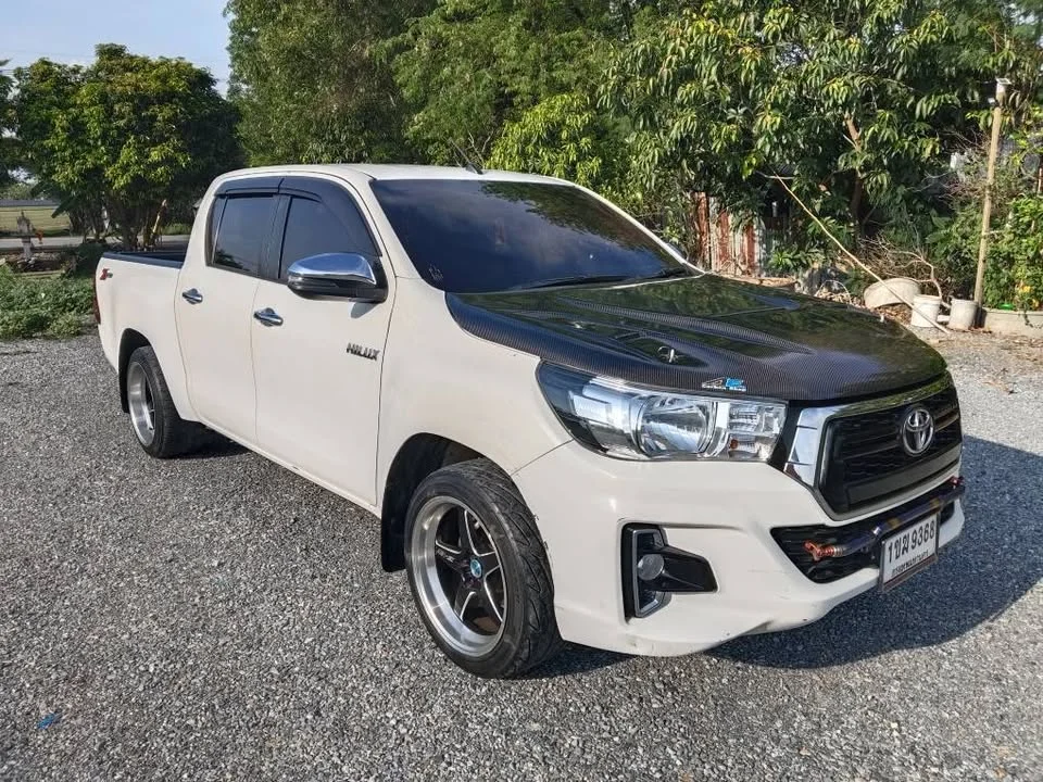 2019 Toyota Hilux VIII 3