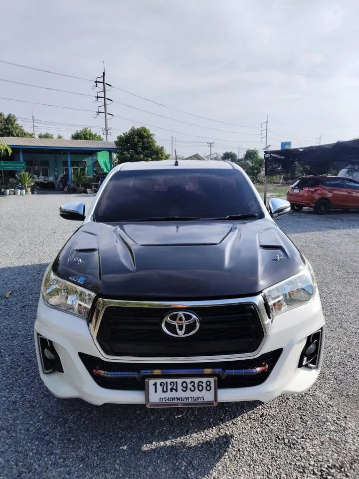 2019 Toyota Hilux VIII 2