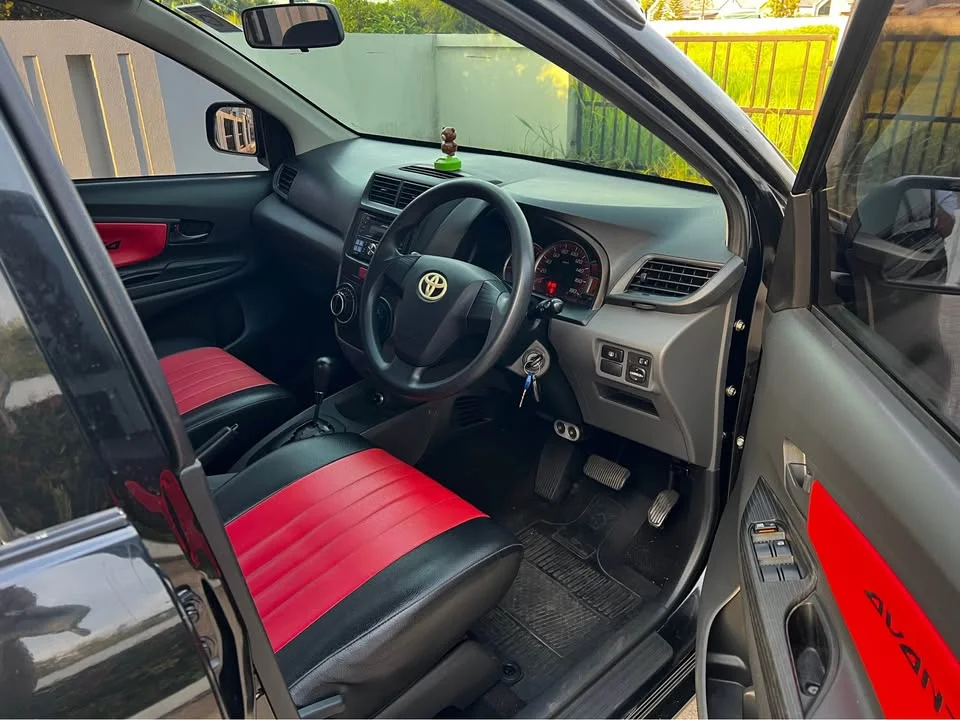 2556 Toyota Avanza II 2