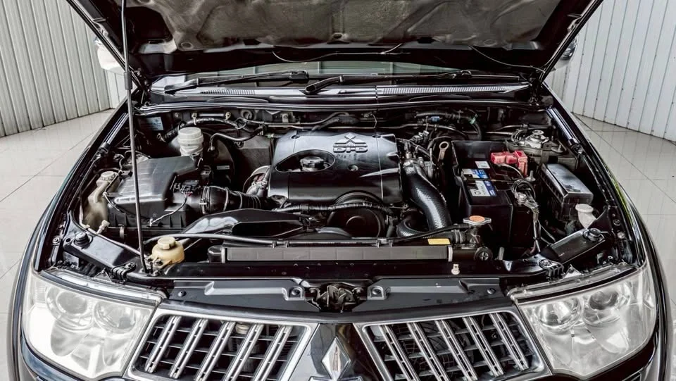 2011 Mitsubishi Pajero Sport II 2