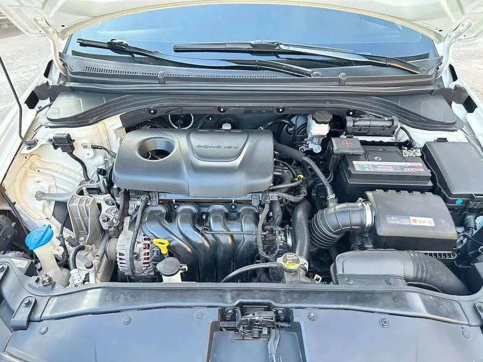 2019 Hyundai Elantra VI 2