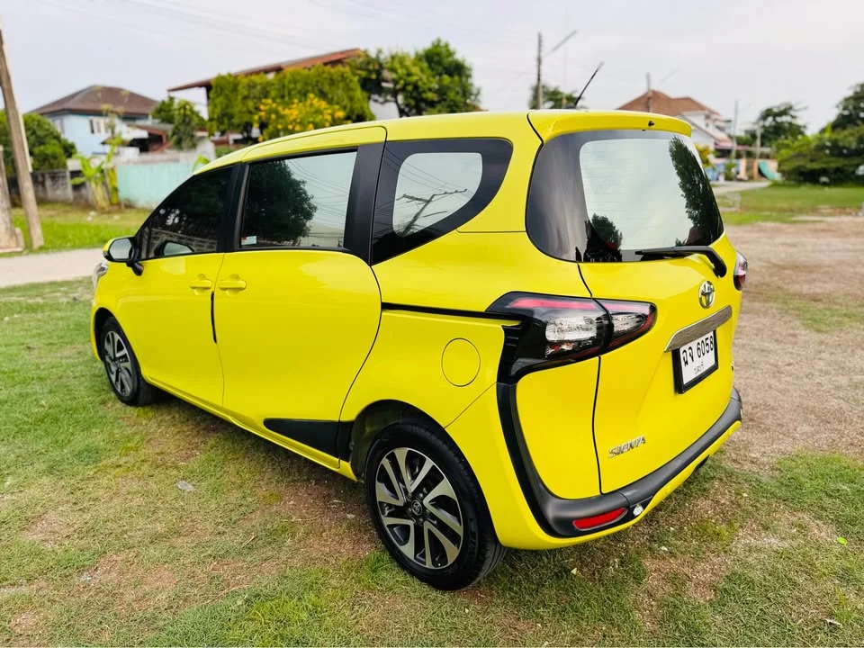 2019 Toyota Sienta II 3