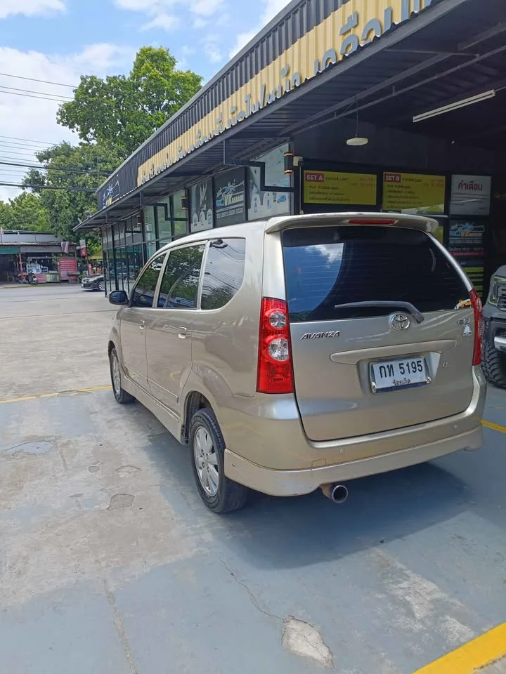 2010 Toyota Avanza I 3