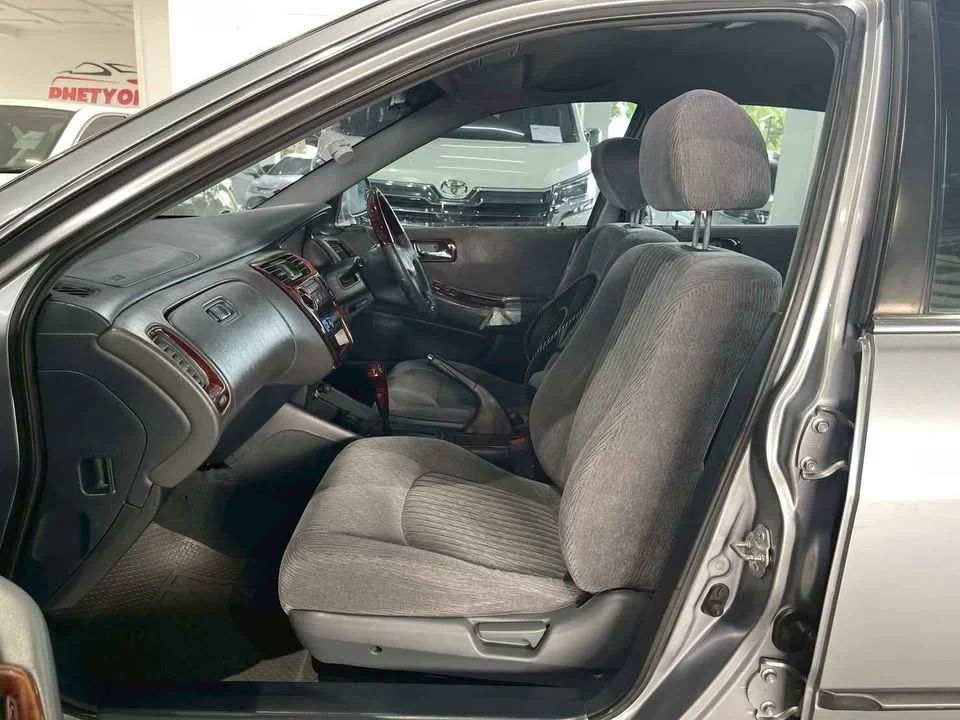 1998 Honda Accord VI 2