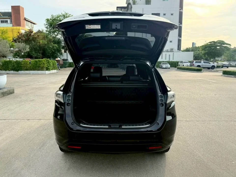 2014 Toyota Harrier III 3