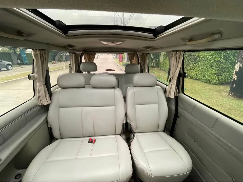 2002 Toyota Granvia H100 3