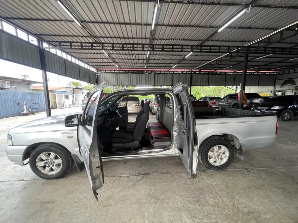 2005 Mazda 2500 Fighter V 2