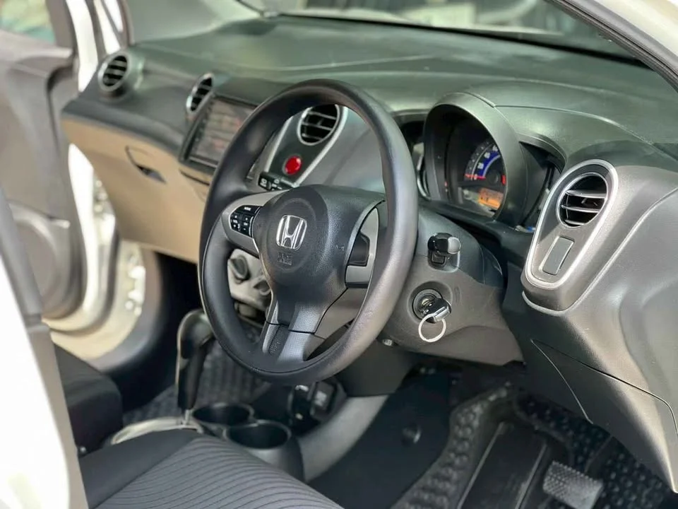 2015 Honda Mobilio II 3