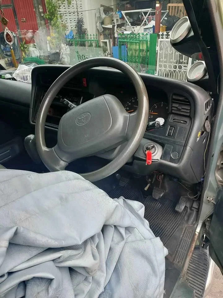 2003 Toyota Commuter IV (H100) 3