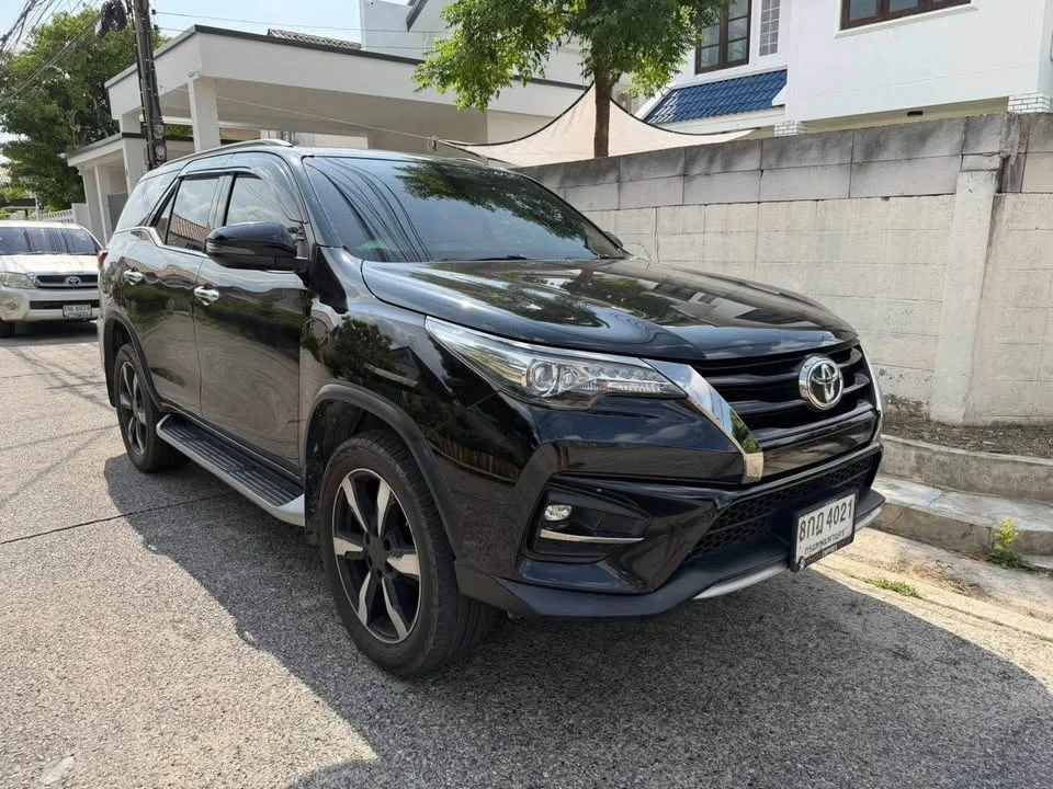 2019 Toyota Fortuner II 3