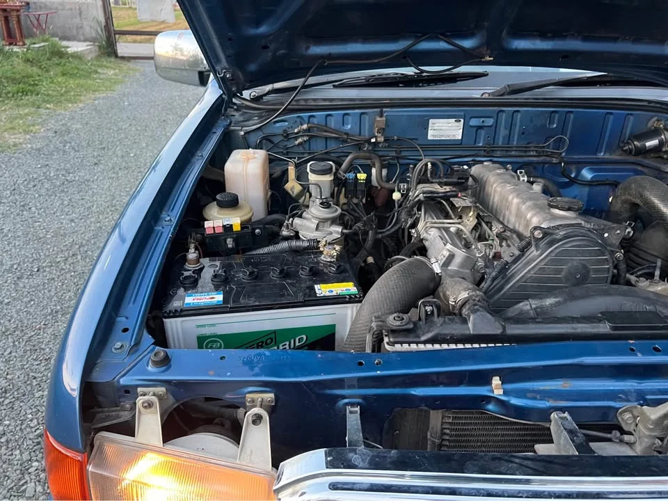 2004 Mazda 2500 Fighter V 2