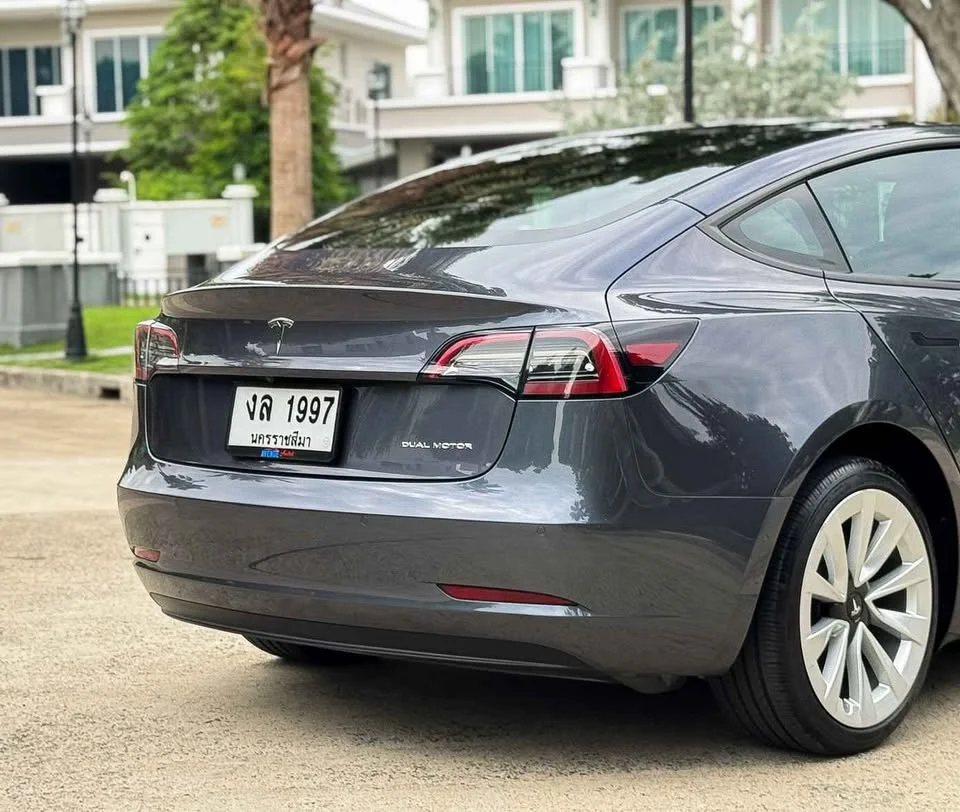 2023 Tesla Model 3 3