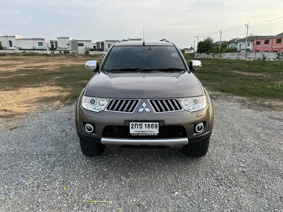 2013 Mitsubishi Pajero Sport II 2