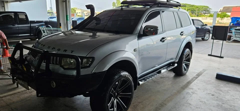 2009 Mitsubishi Pajero Sport II 2